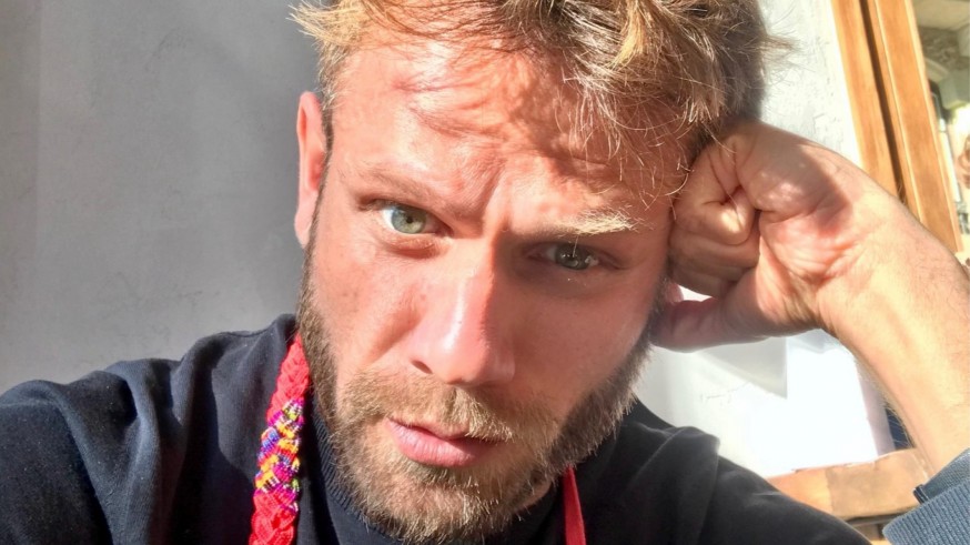 Mariano Moreno: El diseñador murciano que redefine la alta costura como una "carta de amor" a su tierra