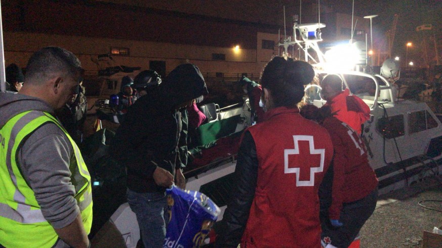 Atención a los inmigrantes llegados a Cartagena esta madrugada