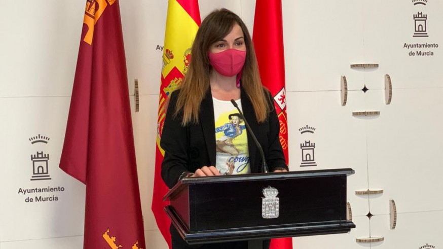 La portavoz municipal, Rebeca Pérez, en la rueda de prensa tras la reunión de la Junta de Gobierno. AYTO. MURCIA