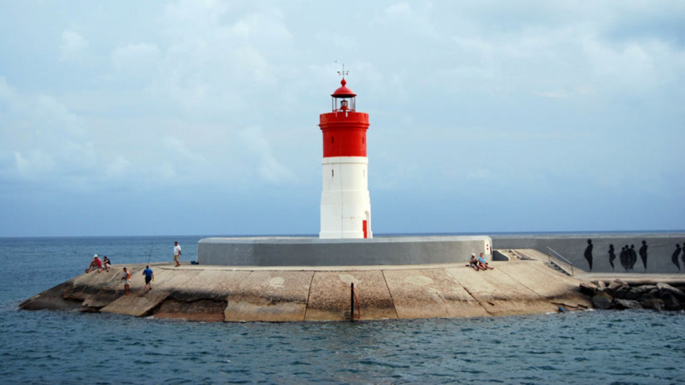 Faro de Navidad, próximo al futuro CATE. Ayto Cartagena