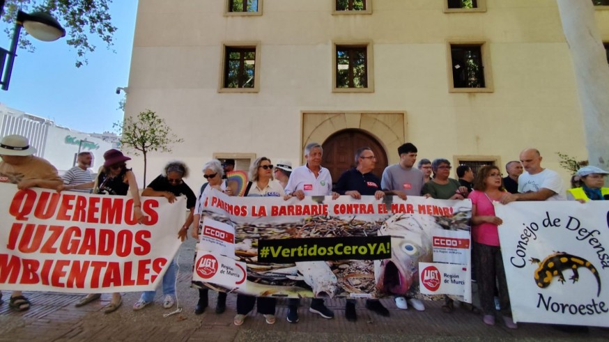 Los sindicatos reclaman la protección del Mar Menor en el Día Mundial del Medio Ambiente