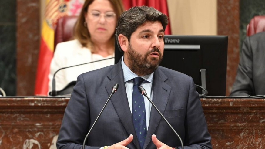 López Miras anuncia la implantación del segundo tramo de la carrera profesional para docentes y empleados públicos en 2026