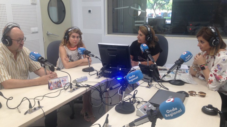 Los tertulianos en los estudios de ORM