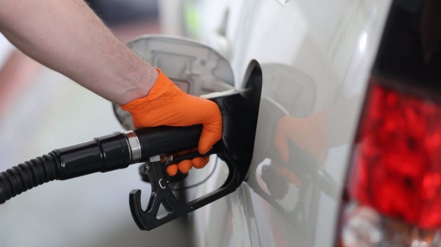 ¿Cómo ahorrar hasta mil euros al año en combustible?