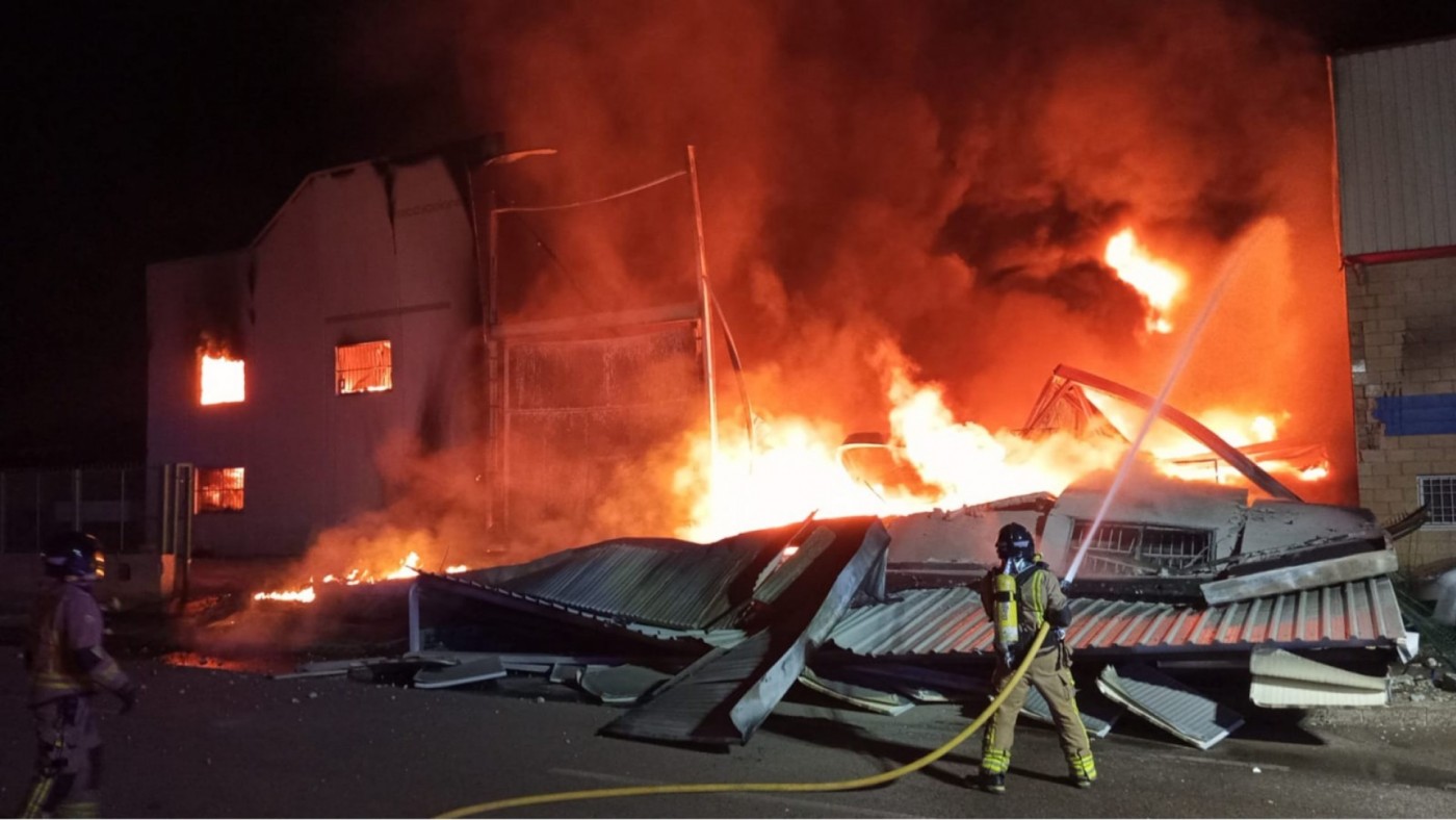 Incendio en el polígono industrial de Puerto Lumbreras