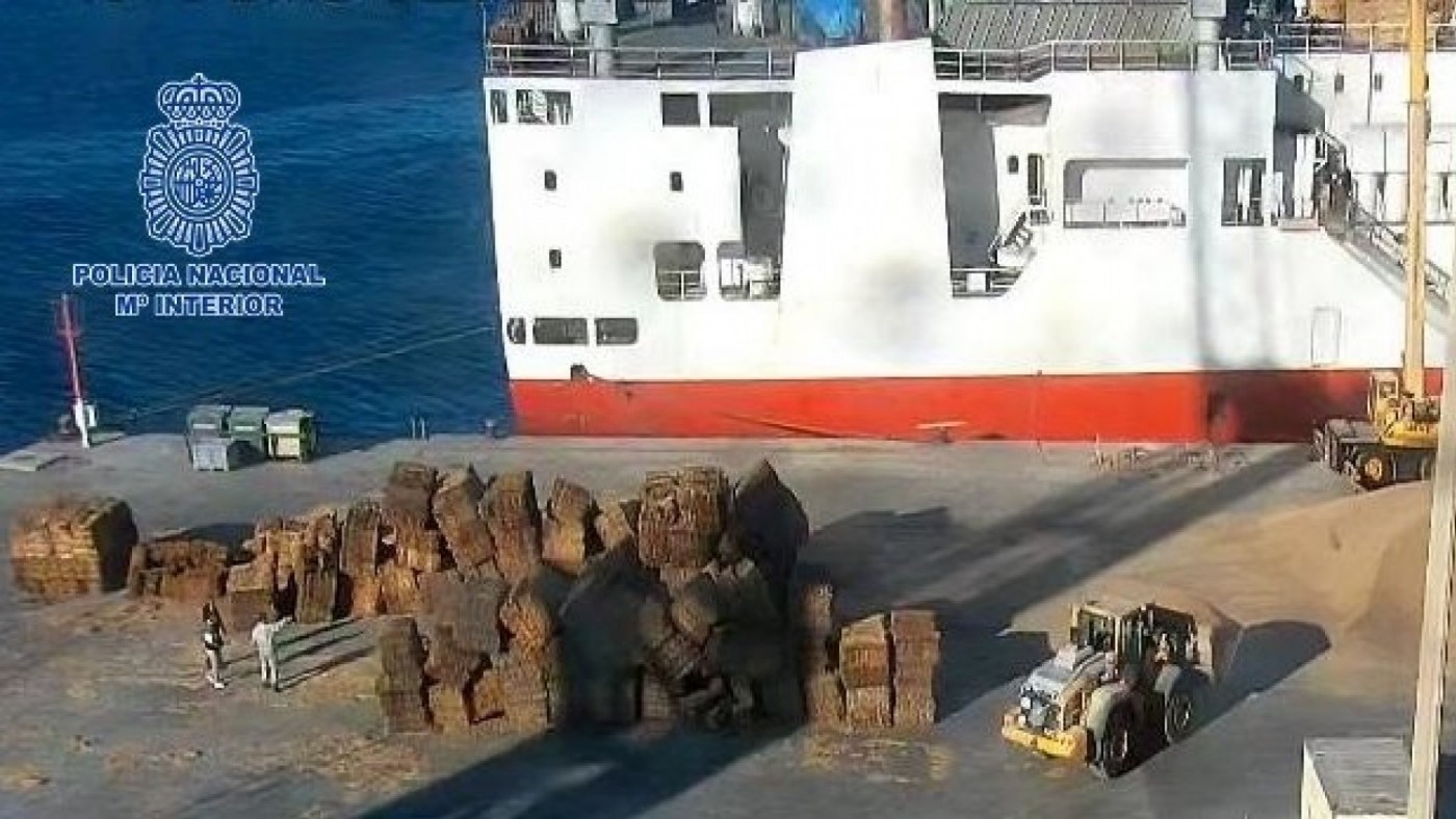 Detenido el capitán de un barco mercante en Cartagena por introducir a dos polizones en España