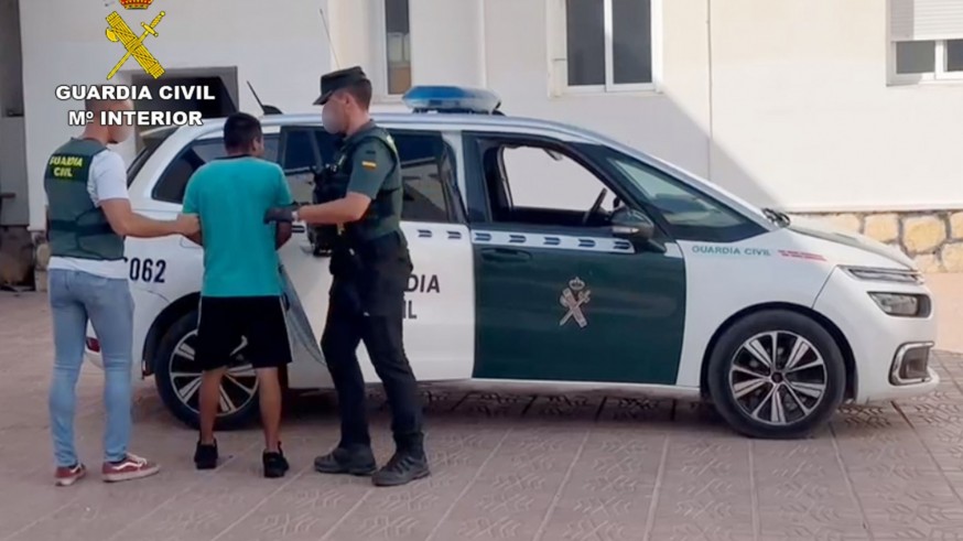 La Guardia Civil detiene a un hombre por robo en varias viviendas y amenazas a vecinos de Totana