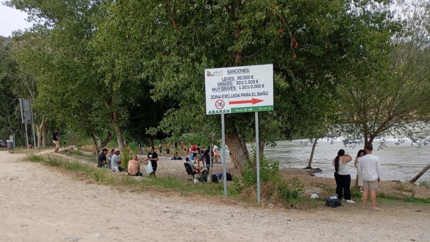 Dos jóvenes rescatan a un niño que era arrastrado por el Río Segura en Abarán