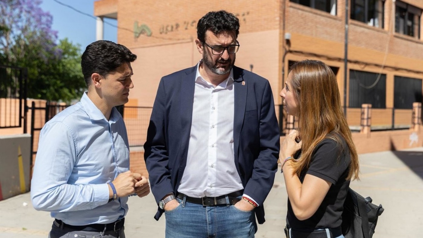 El PSOE denuncia “temperaturas extremas” en las aulas y acusa al Gobierno regional de no actuar