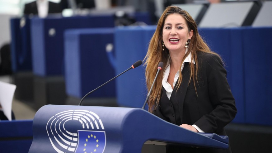 La eurodiputada Maravillas Abadía denuncia en la Eurocámara el retraso de España en el IVA franquiciado para autónomos