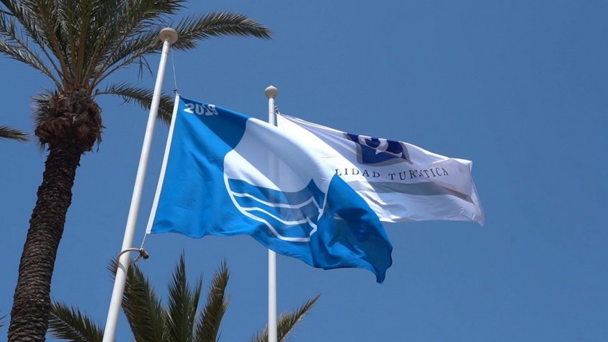 Bandera azul en una playa de Cartagena