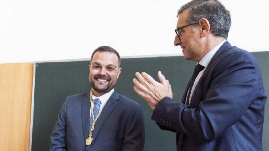 Colegio de Enfermería. César Leal estrena cátedra en la Facultad de Enfermería