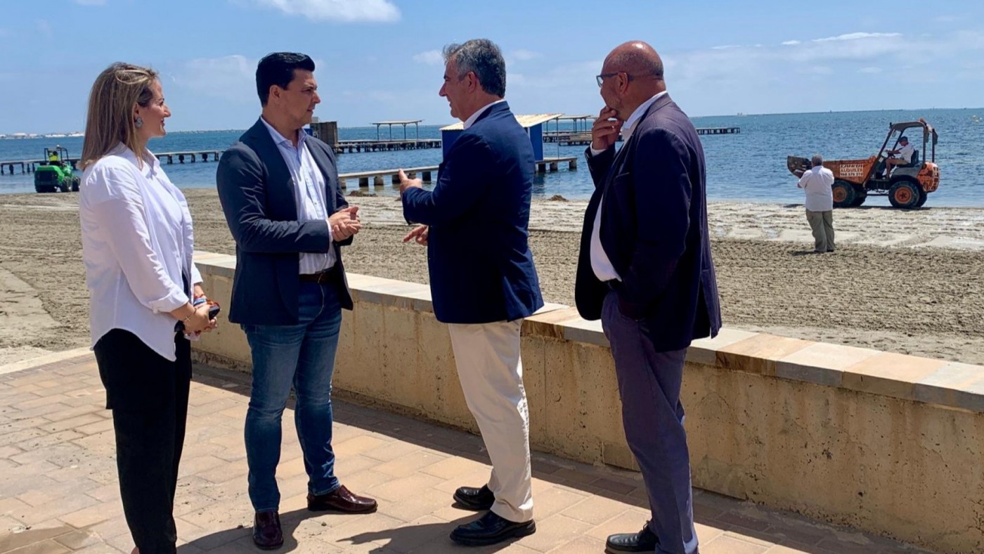 La Comunidad invertirá 16 millones en la retirada de biomasa del Mar Menor en los dos próximos años
