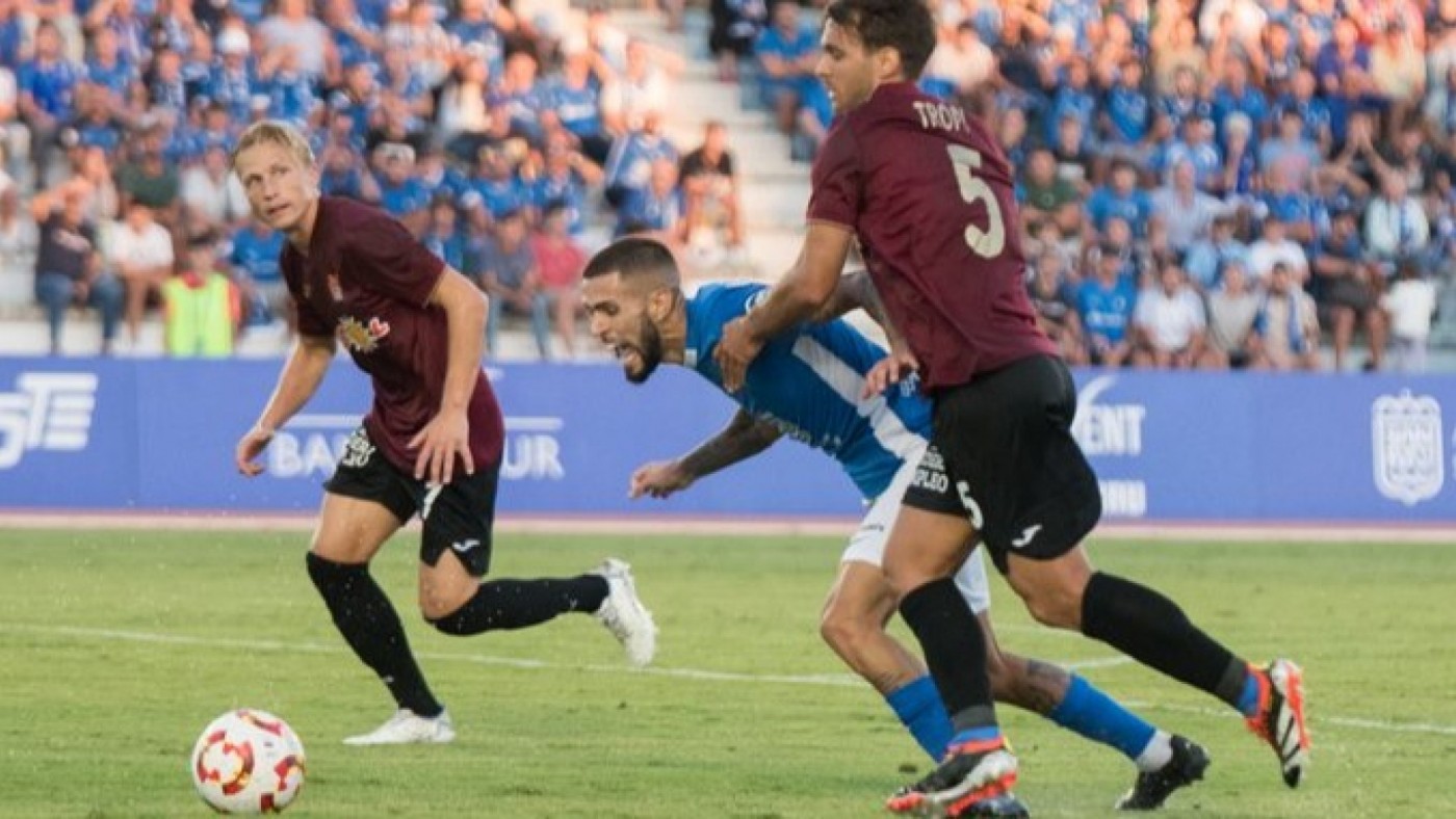 El Águilas amarra un punto ante el San Fernando (0-0)
