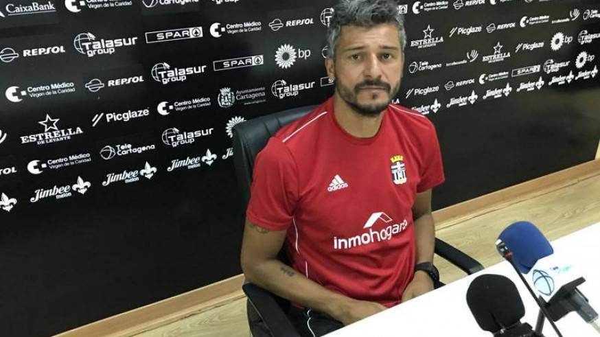 Munúa: "El FC Cartagena tiene que ser muy fiable en el Cartagonova"