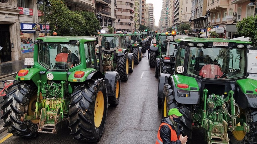 'No más ruido' pide que se prohíba el ruido del claxon en los tramos urbanos en la manifestación agrícola 