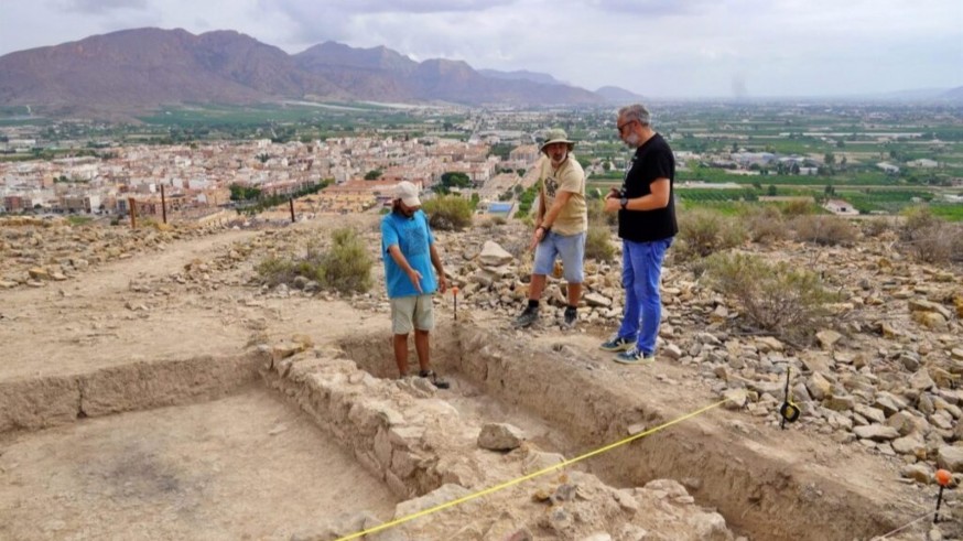 Nueva campaña de excavación en el poblado íbero de la Sierra de Balumba en Santomera