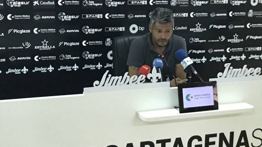 Gustavo Munúa en rueda de prensa