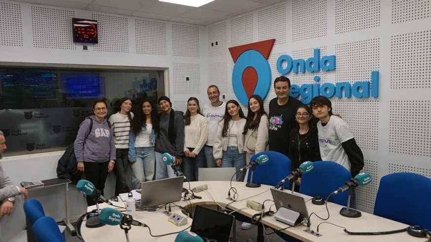 En Carretera y manta hablamos con José Antonio García Ayala, Raúl Juan Martínez y 8 alumnos del IES Beniaján participantes en un intercambio Erasmus
