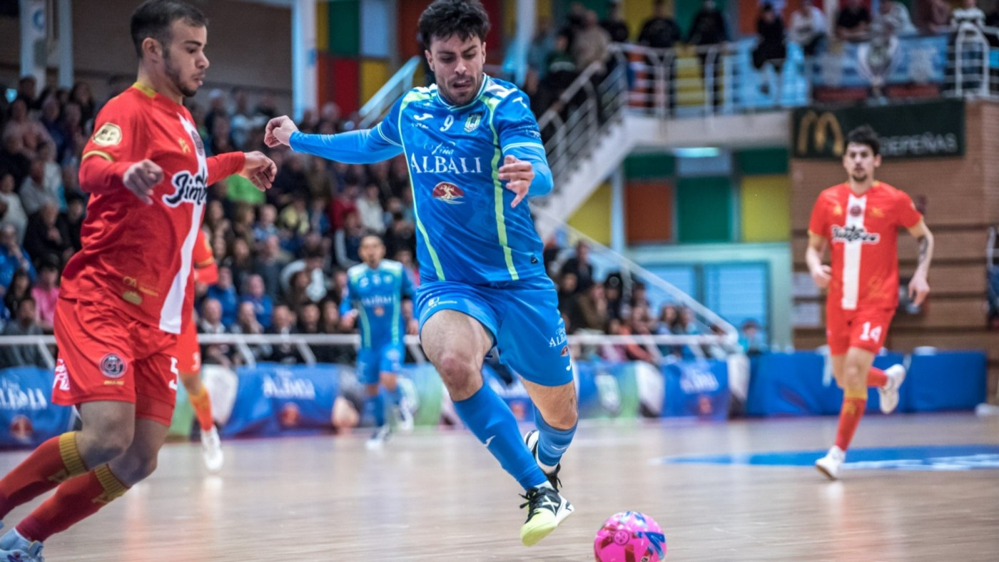 El Jimbee rompe en Valdepeñas su sequía como visitante (0-2)