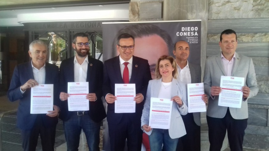 Presentación de propuestas del PSOE a las puertas de la Asamblea