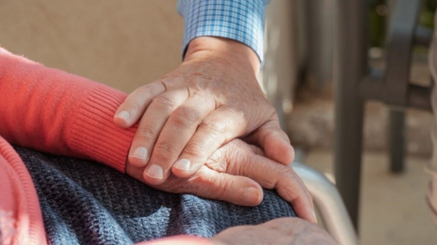 Yolanda Díaz aspira a cerrar con sindicatos este lunes el permiso laboral por el duel