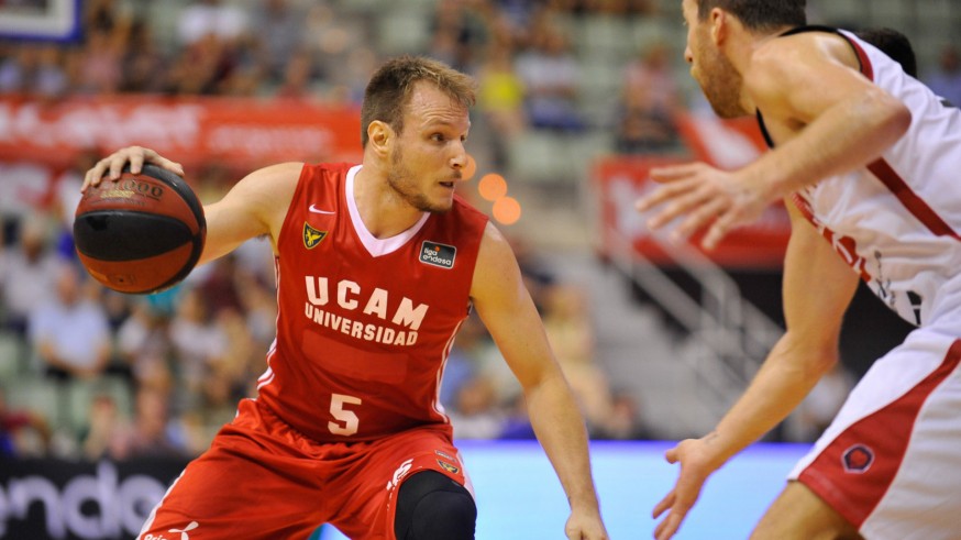 El UCAM Murcia CB se muestra sólido en casa
