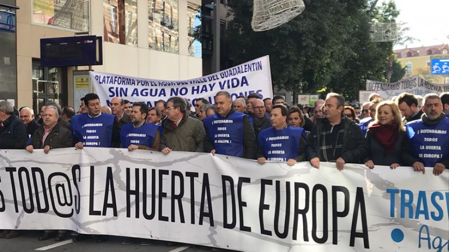Manifestación por la Gran Vía de Murcia
