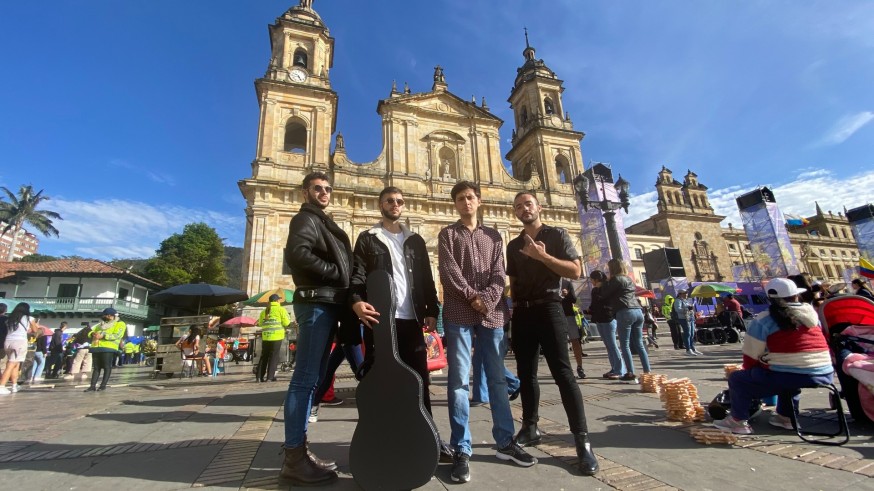 Arde Bogotá han viajado a Colombia: Antonio García, su cantante, nos cuenta la experiencia
