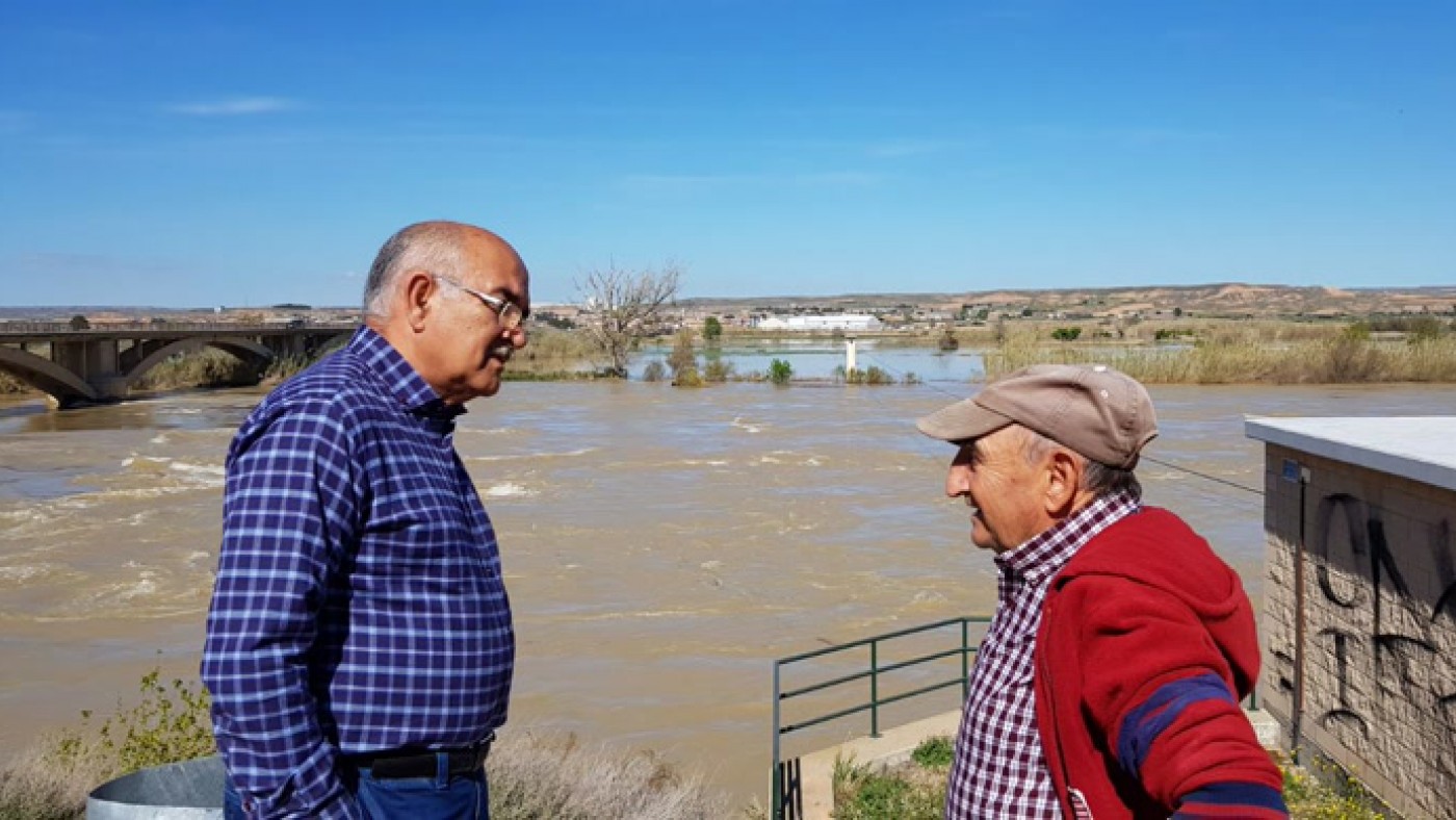Alberto Garre durante su visita a poblaciones de la ribera del Ebro