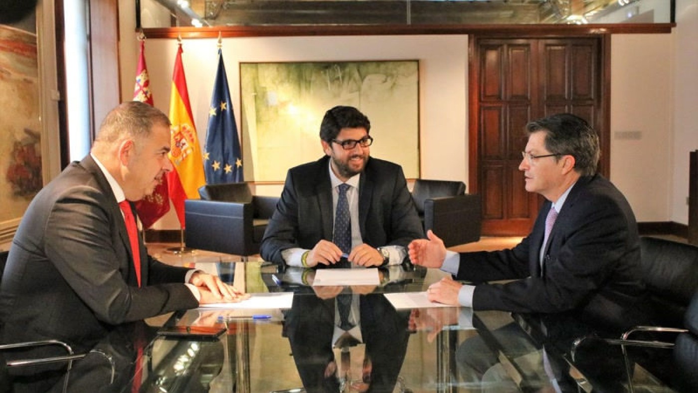 López Miras junto al presidente de los regantes, Lucas Jiménez y Francisco Jódar el pasado mes de mayo