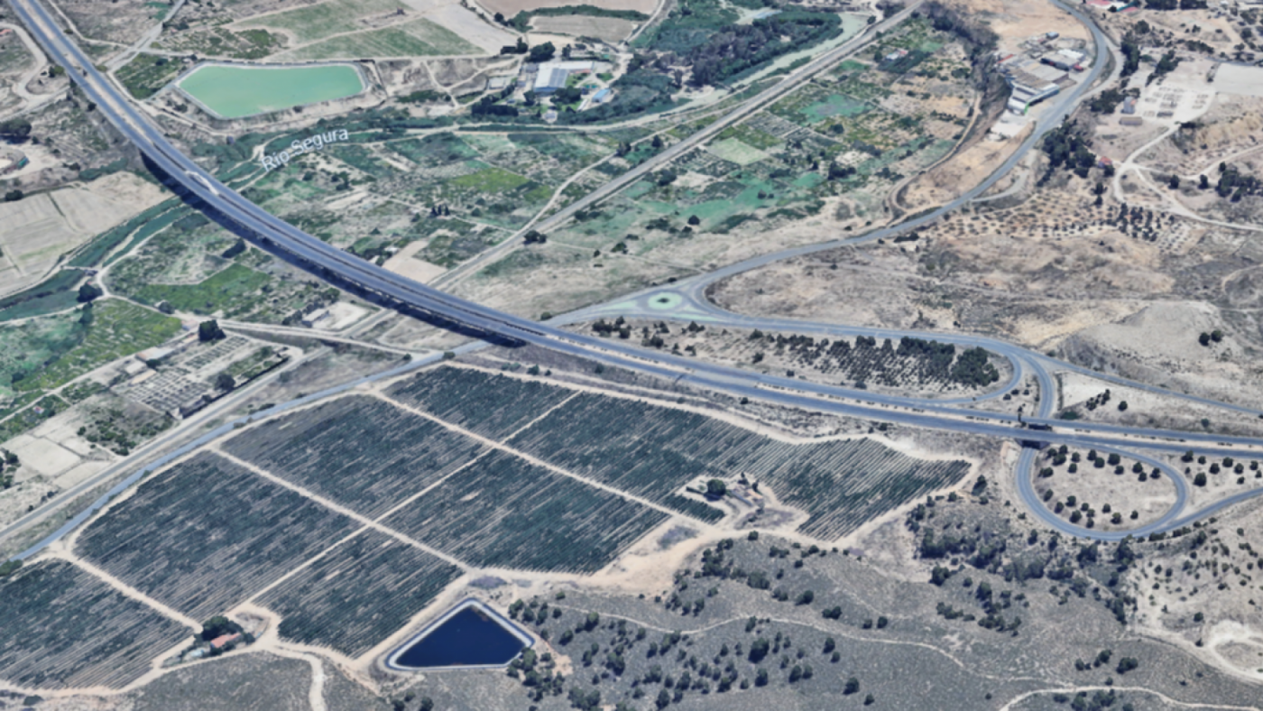 El incendio de un autobús con 55 pasajeros en la A7 se salda sin heridos