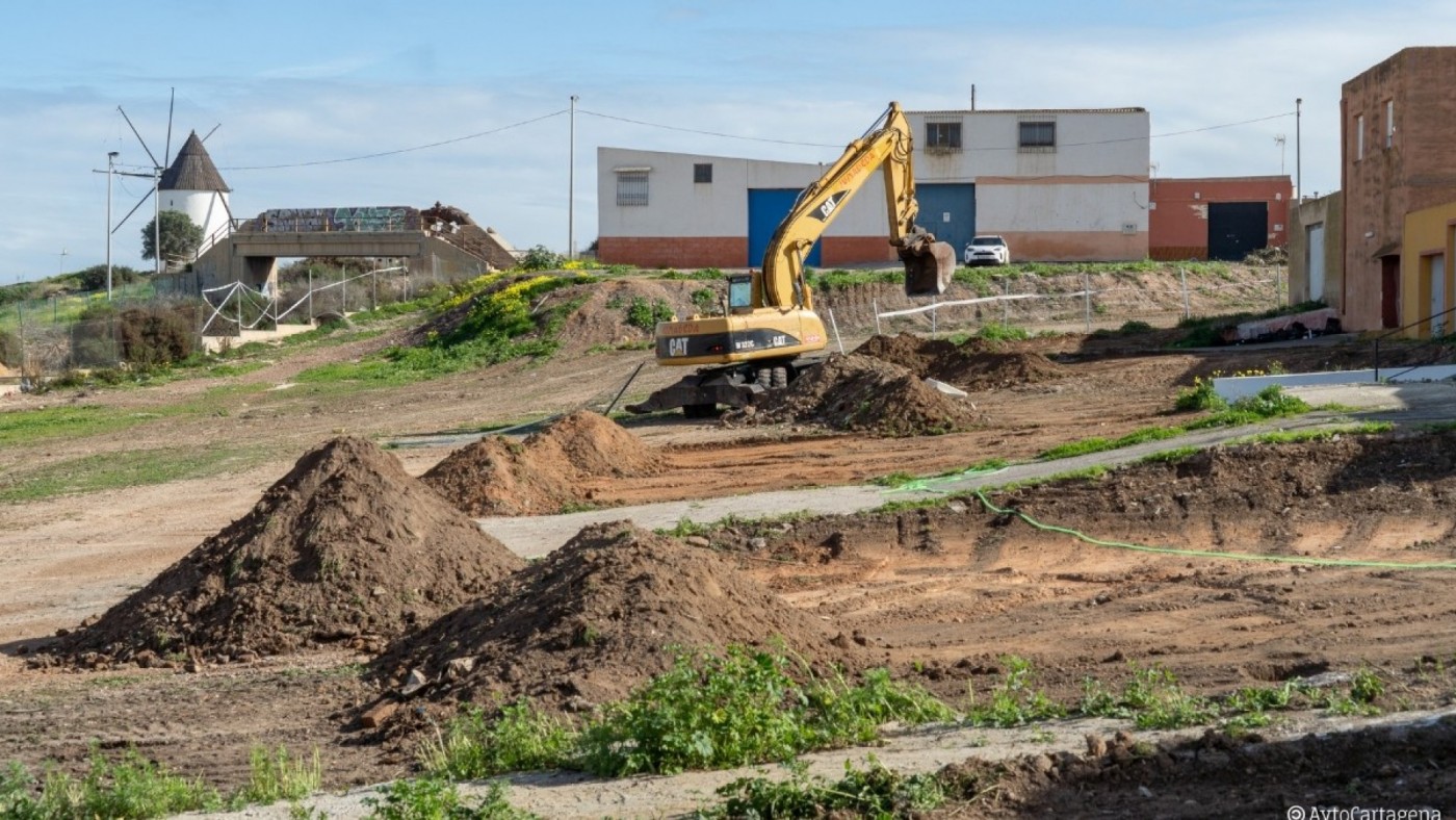 La Inspección de Trabajo paraliza las obras en la parcela contaminada de Los Mateos