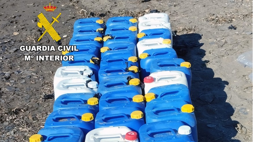 La Guardia Civil detiene a dos personas en Lorca por un caso de ‘petaqueo’ con 39 garrafas de combustible