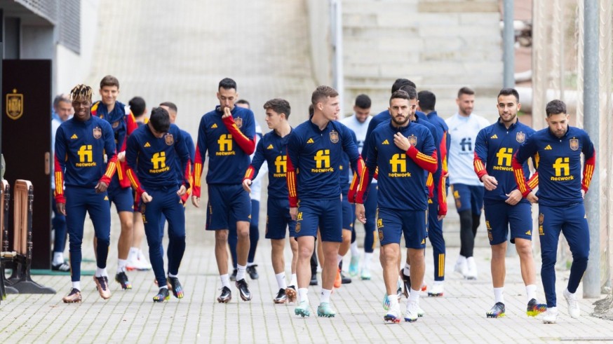 España inicia ilusionada su concentración para Catar