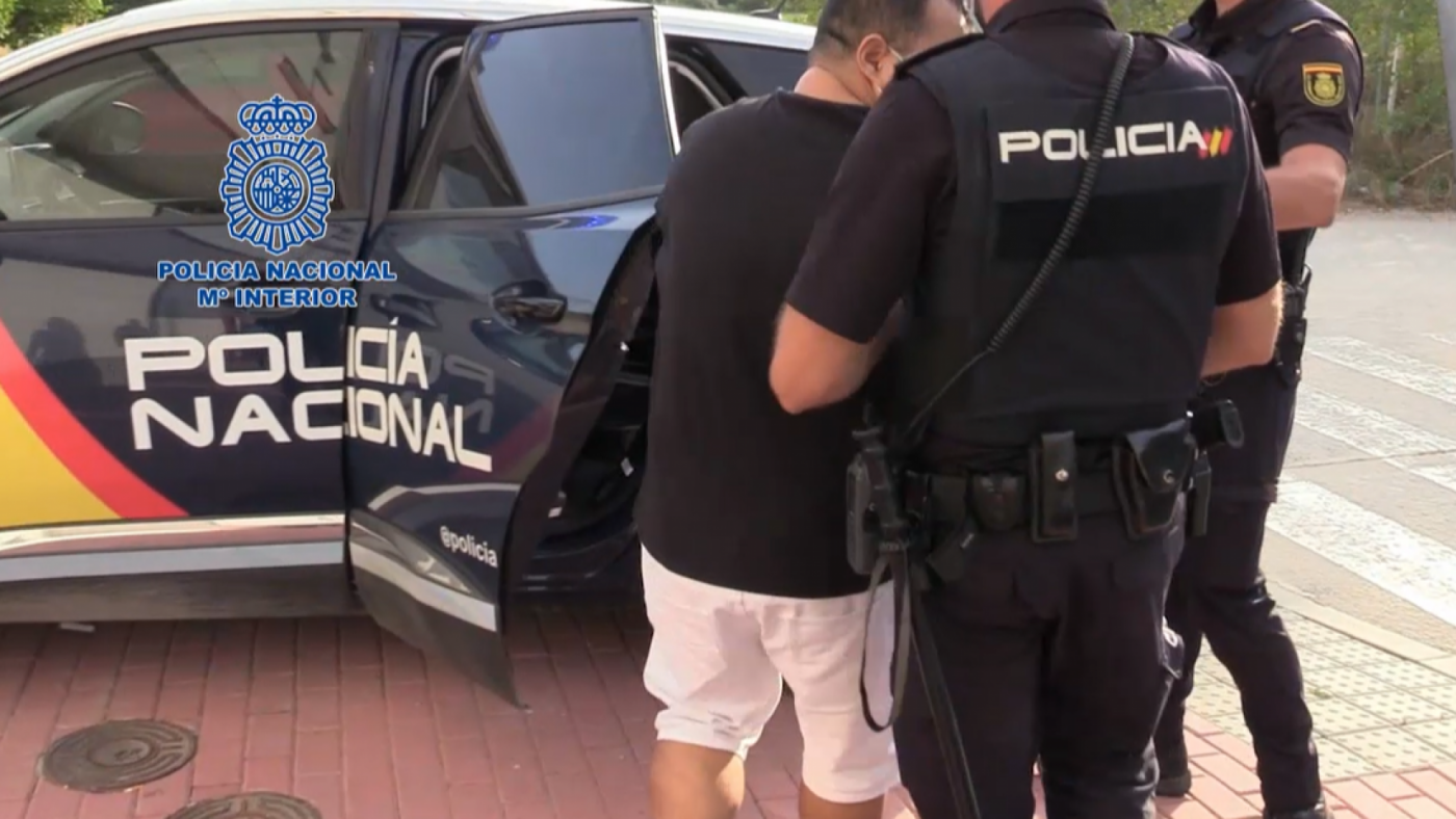 Dos detenidos por semiesclavizar a una prostituta en un piso prostíbulo de  Murcia