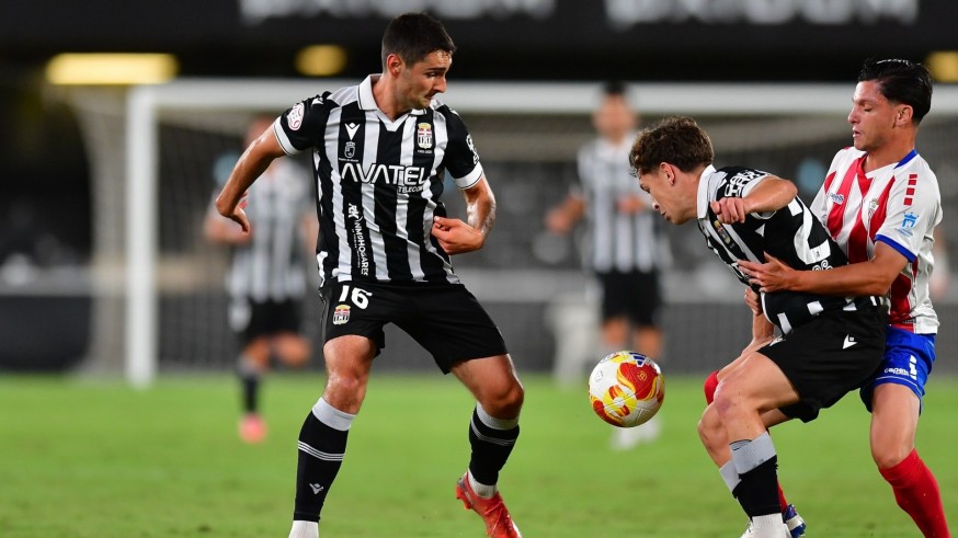 Ander Martín: "El nombre de la categoría es lo único que separa al Cartagena del fútbol profesional"