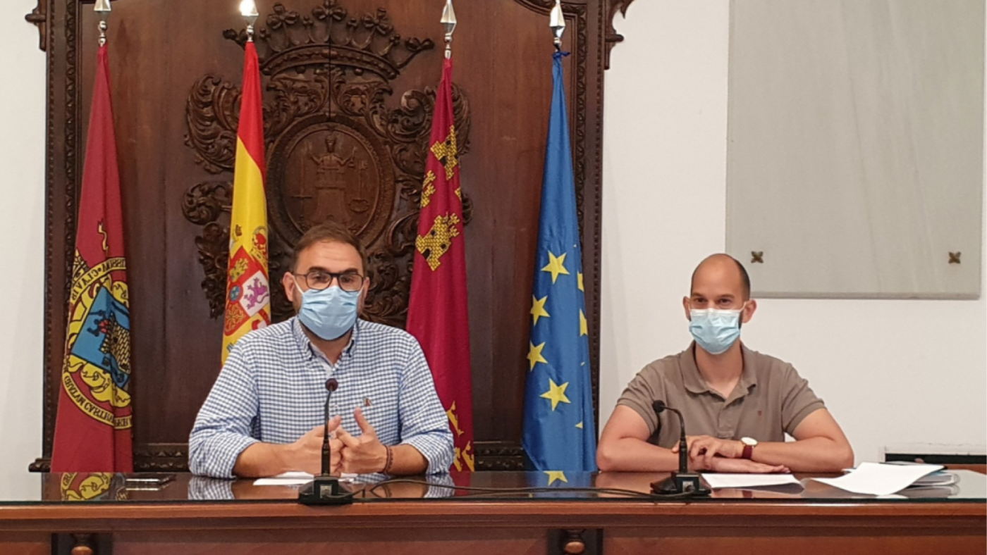 Mateos (i) ha presidido la comisión de seguimiento de la Covid-19 en Lorca
