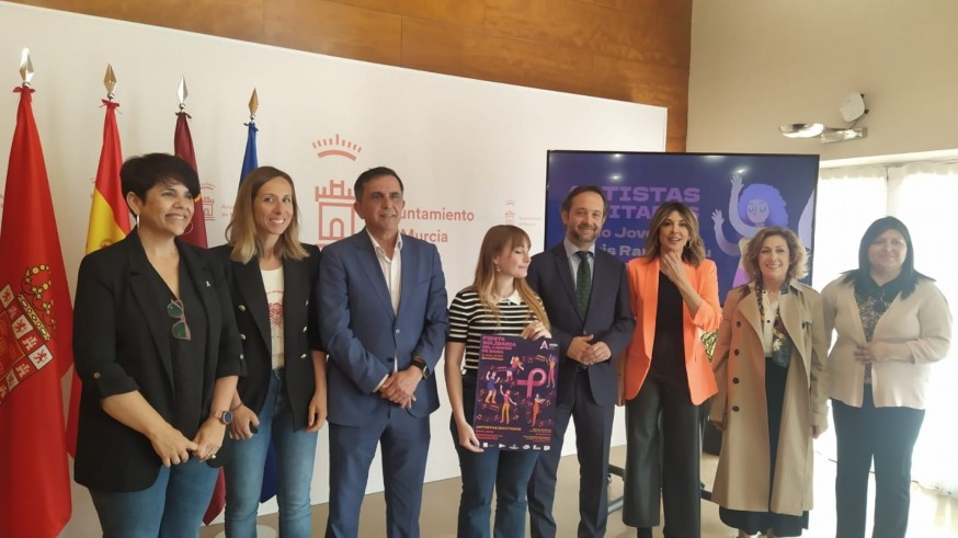 El apoyo a las supervivientes al cáncer de mama es la faceta menos cuidada por el sistema sociosanitario