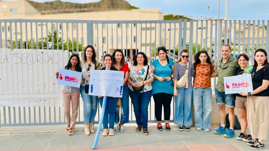 Protesta para pedir una enfermera escolar 