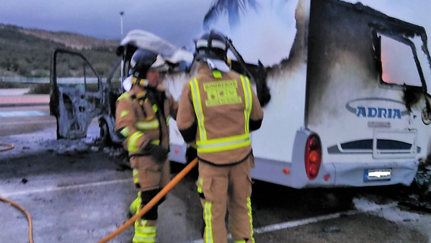 Imagen del incendio de la caravana en Mazarrón