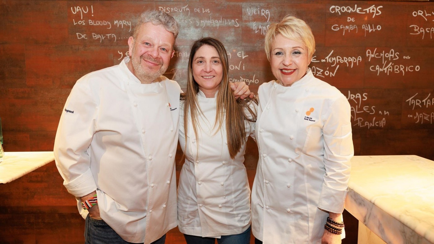 Chicote, Lucía Freitas y Susi Díaz preparan el aperitivo en los bares de la ciudad de Murcia