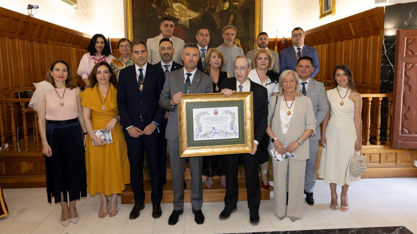 Caravaca de la Cruz se rinde al talento del oftalmólogo Juan Manuel Laborda