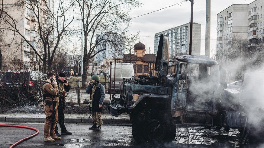 Ucrania resiste el ataque ruso y asegura que Kiev "está controlada"