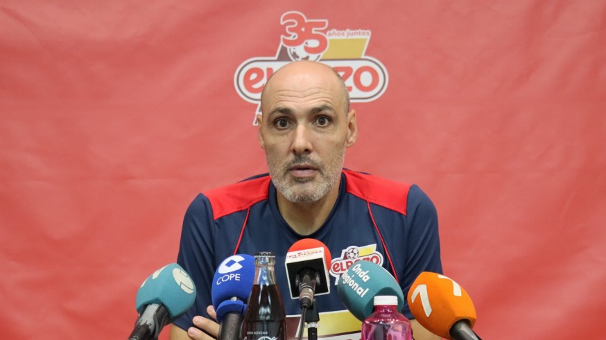 Javi Rodríguez: "Un equipo de Primera debería poder entrenar en su pabellón"