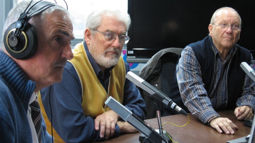 Francisco Pellicer (dcha.) en una tertulia radiofónica en el año 2013