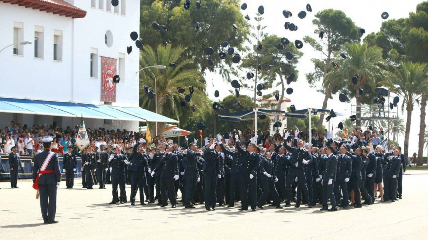 111 nuevos tenientes 'despegan' desde la Academia General del Aire de San Javier