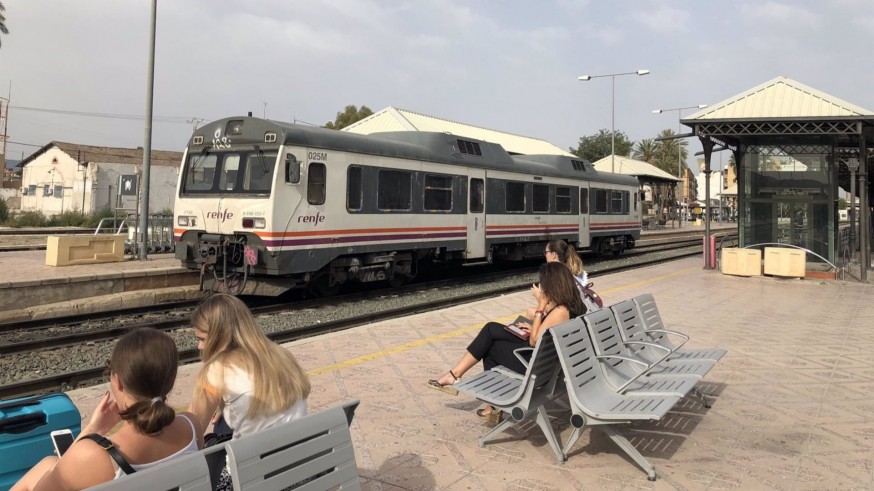 El Ministerio de Transporte aumenta la oferta de los trenes entre Cartagena y Murcia