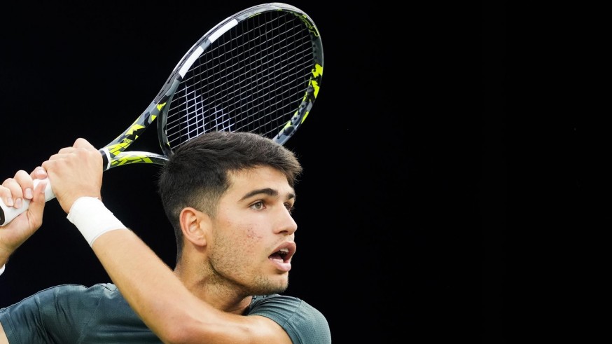 Alcaraz sufre ante Hurkacz y avanza a los cuartos de final de Toronto