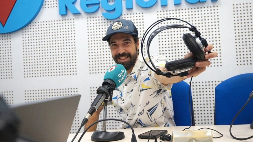El backstage. Dego Garnés ha seleccionado cinco canciones e intérpretes de las dos primeras ediciones de 'Murcia qué hermosa eres', las de 199